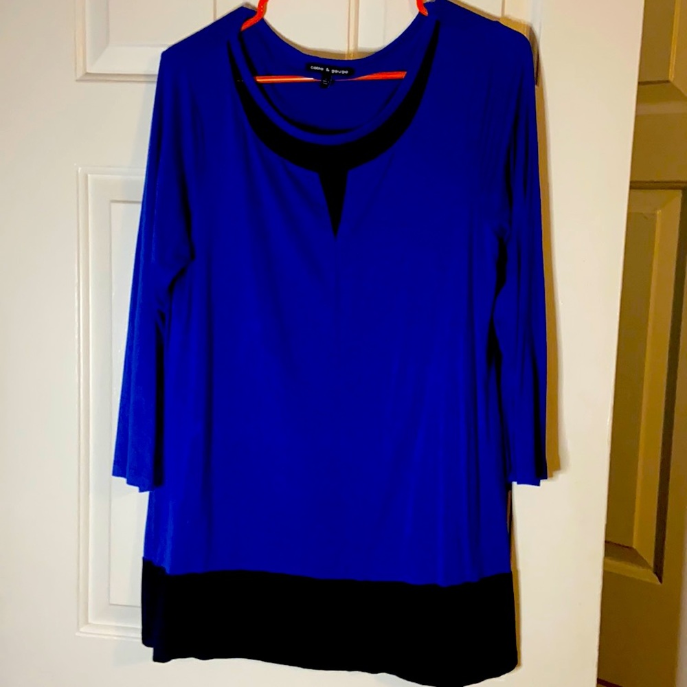 Cable and Gauge dressy top 💙